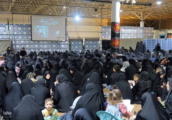 دومین شب مراسم عزاداری حضرت فاطمه‌زهرا (س) در حسینیه امام خمینی(ره)