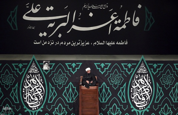 دومین شب مراسم عزاداری حضرت فاطمه‌زهرا (س) در حسینیه امام خمینی(ره)
