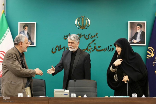 دیدار اعضای سیاستگذاری شانزدهمین همایش بین‌المللی بانوان قرآن‌پژوه با وزیر ارشاد