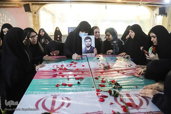 تشییع پیکرهای مطهر شهدای گمنام در اهواز