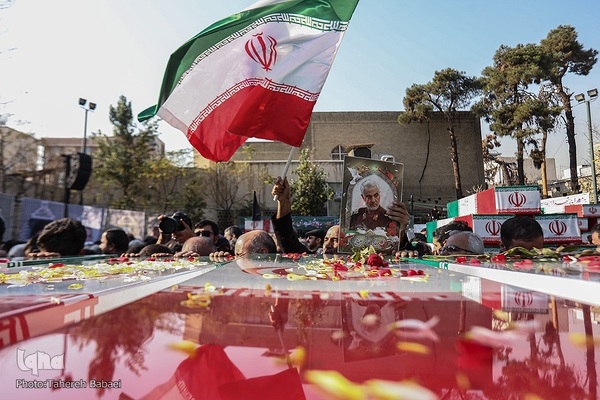 تشییع پیکرهای مطهر شهدای گمنام در تهران