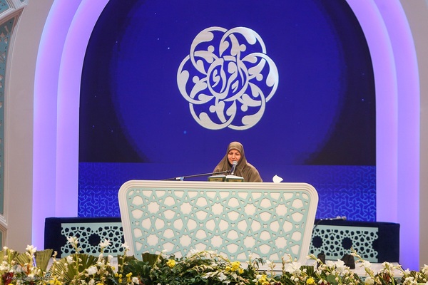 هفتمین شب مسابقات سراسری قرآن در بخش بانوان