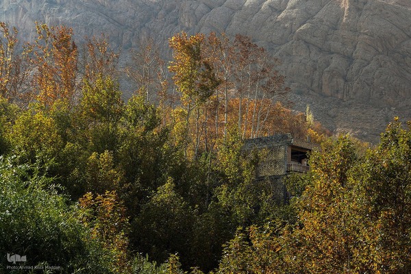 طبیعت پاییزی روستای قلات شیراز