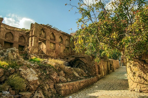 طبیعت پاییزی روستای قلات شیراز