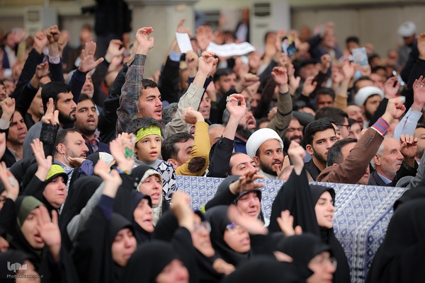 دیدار هزاران نفر از اقشار مختلف مردم درباره تحولات منطقه