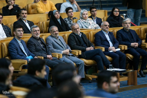 تجلیل از مدال آوران المپیاد ۲۰۲۴ با حضور رییس جمهور