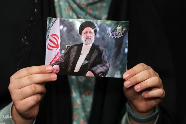 دیدار جمعی از مداحان و شاعران اهل‌بیت‌ (ع) با رهبر معظم انقلاب