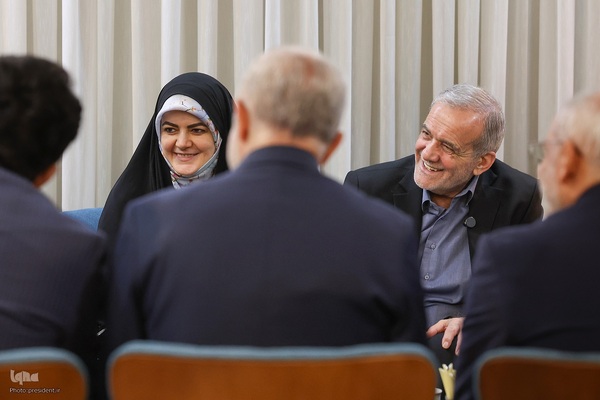 دیدار صمیمی با خانواده دو شهید مسیحی دفاع مقدس