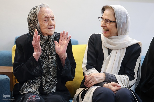 دیدار صمیمی با خانواده دو شهید مسیحی دفاع مقدس