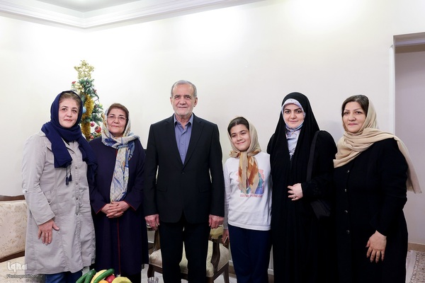 دیدار صمیمی با خانواده دو شهید مسیحی دفاع مقدس