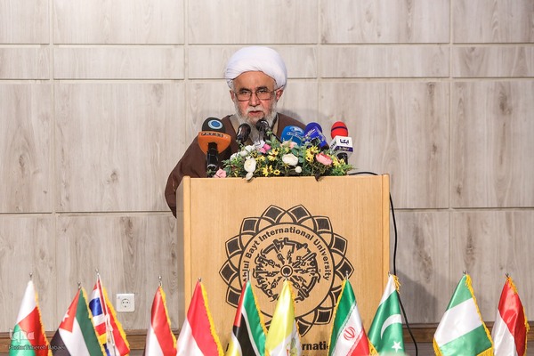  آیت‌الله رضا رمضانی دبیرکل مجمع جهانی اهل بیت (ع)