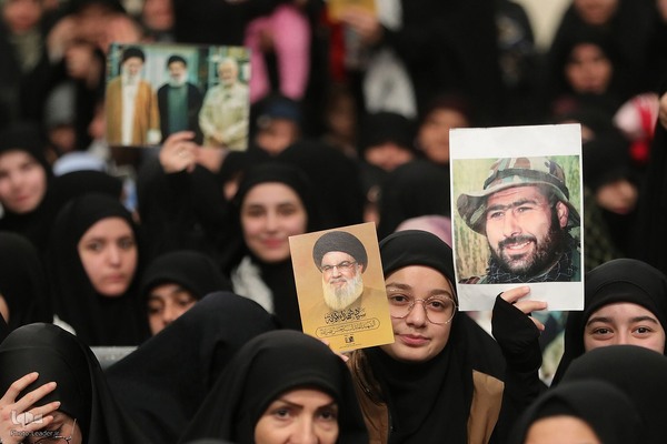 دیدار جمعی از خانواده‌های شهدای مدافع حرم و مقاومت با رهبر معظم انقلاب