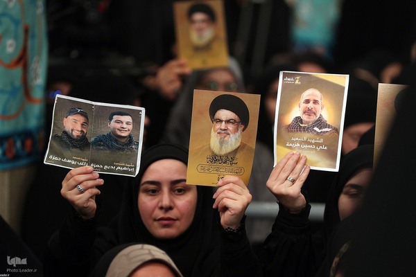 دیدار جمعی از خانواده‌های شهدای مدافع حرم و مقاومت با رهبر معظم انقلاب
