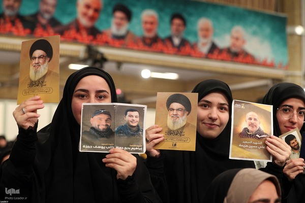 دیدار جمعی از خانواده‌های شهدای مدافع حرم و مقاومت با رهبر معظم انقلاب