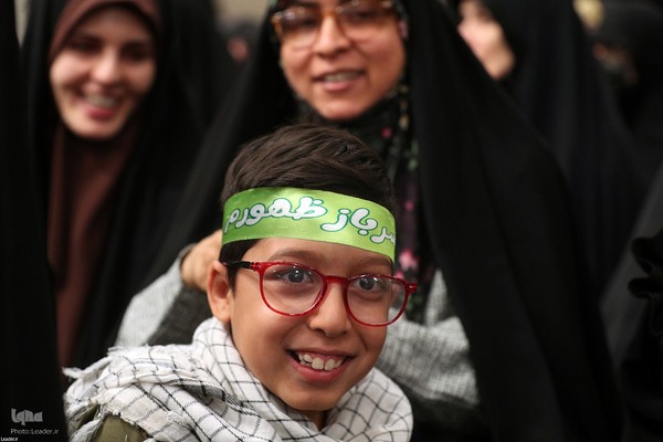 دیدار جمعی از خانواده‌های شهدای مدافع حرم و مقاومت با رهبر معظم انقلاب