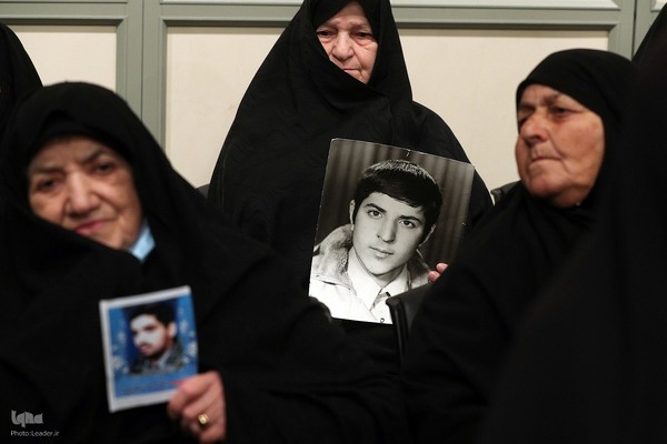 دیدار جمعی از خانواده‌های شهدای مدافع حرم و مقاومت با رهبر معظم انقلاب