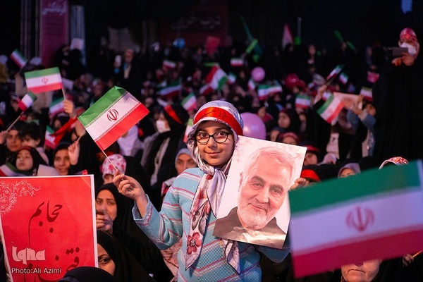 اجتماع بزرگ دختران حاج قاسم در اصفهان