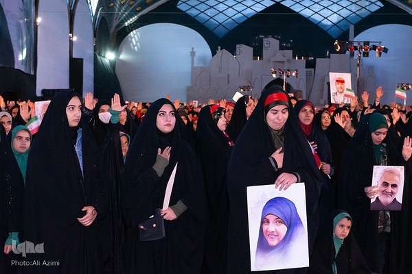 اجتماع بزرگ دختران حاج قاسم در اصفهان