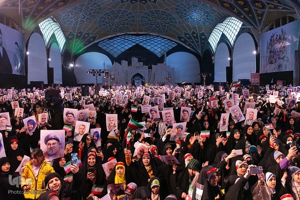 اجتماع بزرگ دختران حاج قاسم در اصفهان