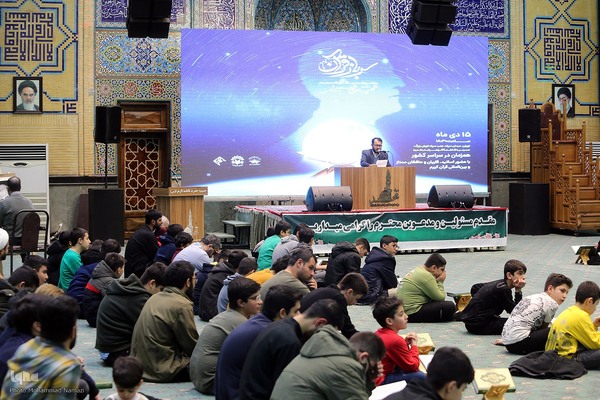 همزمان با پنجمین سالروز شهادت سردار شهید حاج قاسم سلیمانی، محفل انس با قرآن کریم با عنوان «سرباز قرآن» در حسینیه حضرت فاطمه‌الزهرا(س) پادگان ولیعصر(عج) برگزار شد.