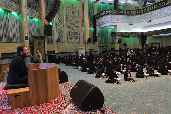 همزمان با پنجمین سالروز شهادت سردار شهید حاج قاسم سلیمانی، محفل انس با قرآن کریم با عنوان «سرباز قرآن» در حسینیه حضرت فاطمه‌الزهرا(س) پادگان ولیعصر(عج) برگزار شد.