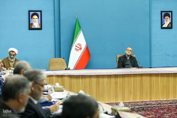 جلسه شورای عالی انقلاب فرهنگی