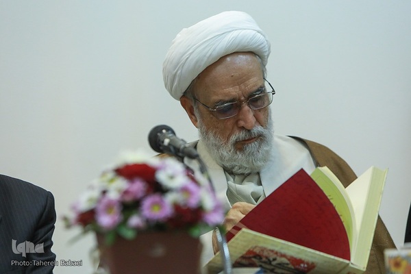 معرفی و رونمایی کتاب «کلام مبین»