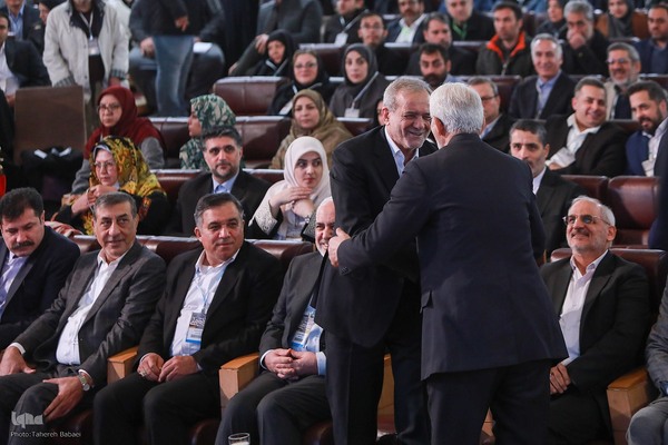 همایش «گفت‌وگوی ملی درباره وفاق ملی»