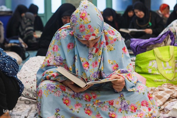 مراسم اعمال ام داوود در مسجد دانشگاه تهران و شریف