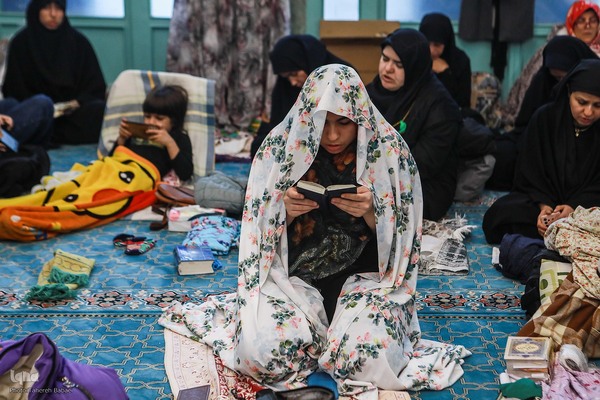 مراسم اعمال ام داوود در مسجد دانشگاه تهران و شریف