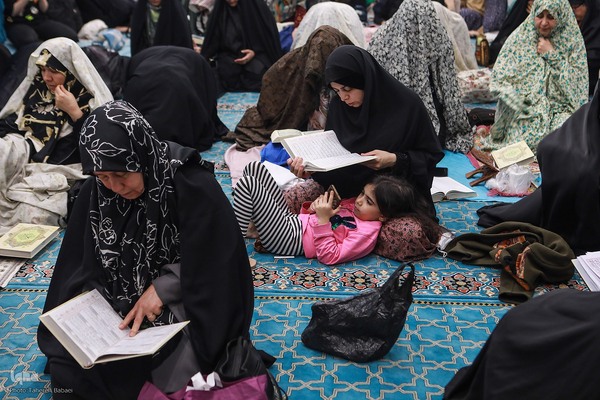 مراسم اعمال ام داوود در مسجد دانشگاه تهران و شریف