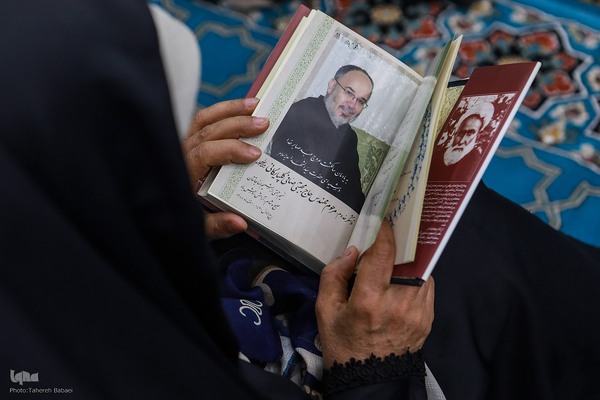 مراسم اعمال ام داوود در مسجد دانشگاه تهران و شریف