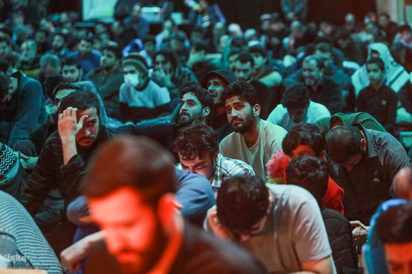 مراسم اعمال ام داوود در مسجد دانشگاه تهران و شریف