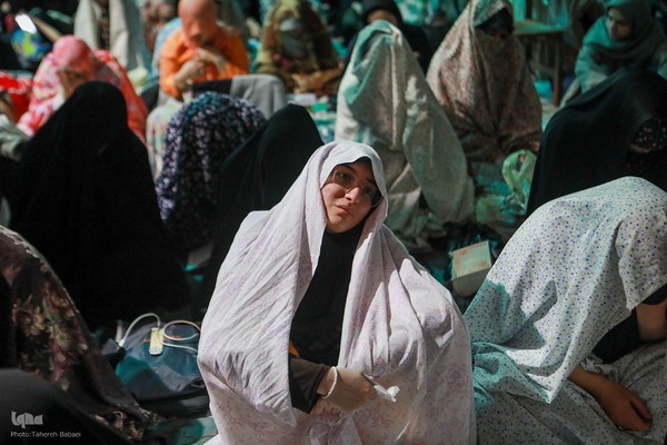 مراسم اعمال ام داوود در مسجد دانشگاه تهران و شریف