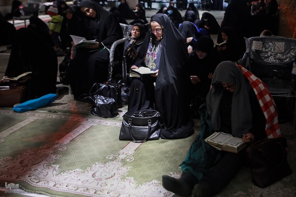 مراسم اعمال ام داوود در مسجد دانشگاه تهران و شریف