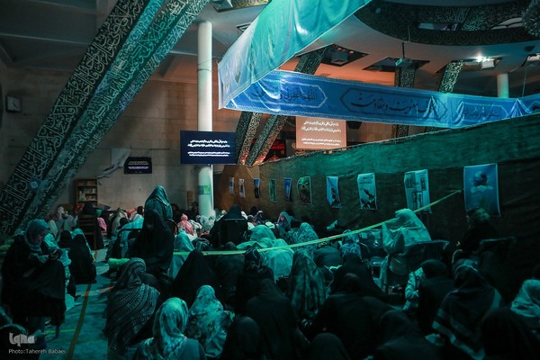 مراسم اعمال ام داوود در مسجد دانشگاه تهران و شریف