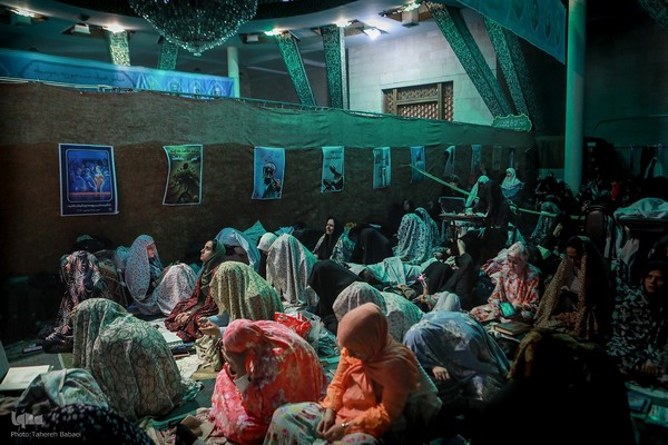 مراسم اعمال ام داوود در مسجد دانشگاه تهران و شریف