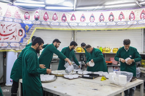 مراسم اعمال ام داوود در مسجد دانشگاه تهران و شریف