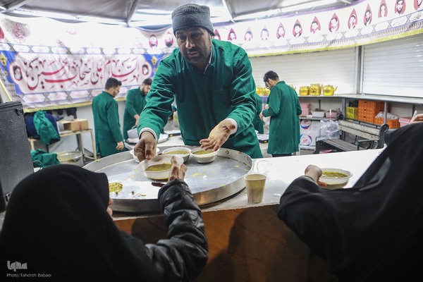 مراسم اعمال ام داوود در مسجد دانشگاه تهران و شریف