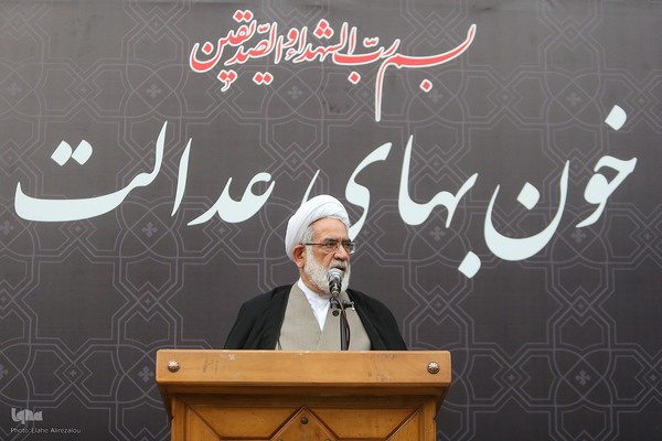 مراسم تشییع پیکر علی رازینی و محمد مقیسه