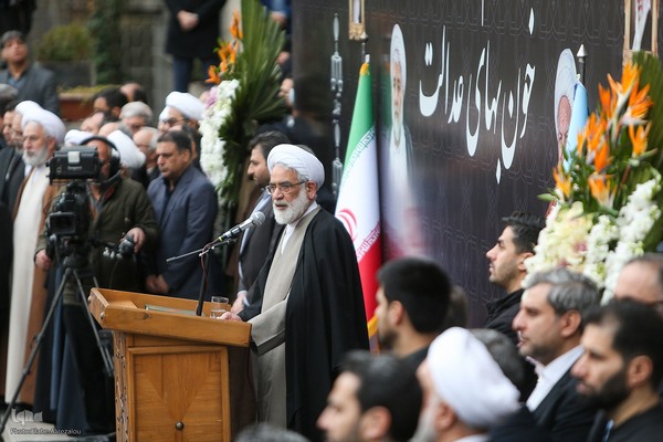 مراسم تشییع پیکر علی رازینی و محمد مقیسه