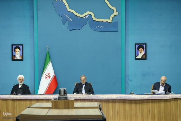 جلسه شورای عالی انقلاب فرهنگی