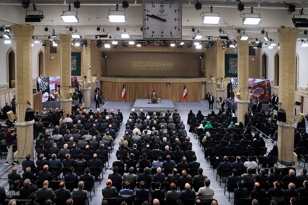 دیدار تولیدکنندگان و فعالان اقتصادی بخش خصوصی