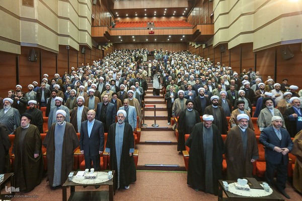 همایش ملی «خادمان حضور»