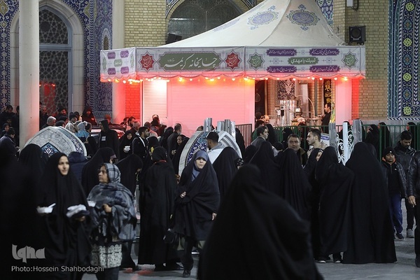 حال و هوای حرم کریمه اهل بیت(ع) در شب شهادت پدر بزرگوارشان