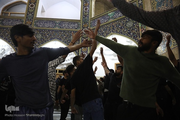 حال و هوای حرم کریمه اهل بیت(ع) در شب شهادت پدر بزرگوارشان