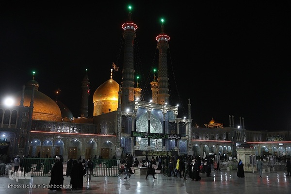حال و هوای حرم کریمه اهل بیت(ع) در شب شهادت پدر بزرگوارشان