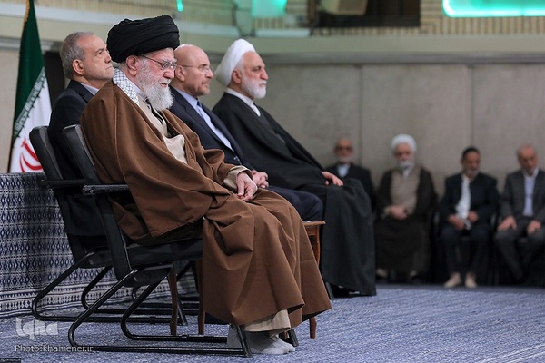 دیدار مسئولان نظام و سفرای کشورهای اسلامی با رهبر معظم انقلاب اسلامی