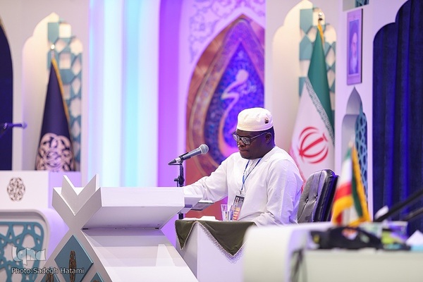 رقابت آقایان در دومین روز از مسابقات بین‌المللی قرآن /۲