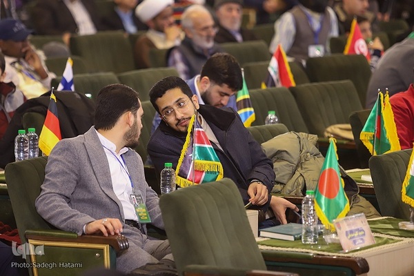 رقابت آقایان در دومین روز از مسابقات بین‌المللی قرآن /۲